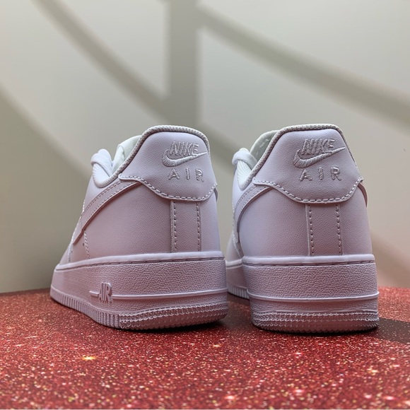 Extraordinary Charm Man’s size 8.5 White AF 1-Force 1 Low 07 - Picture 2 of 6